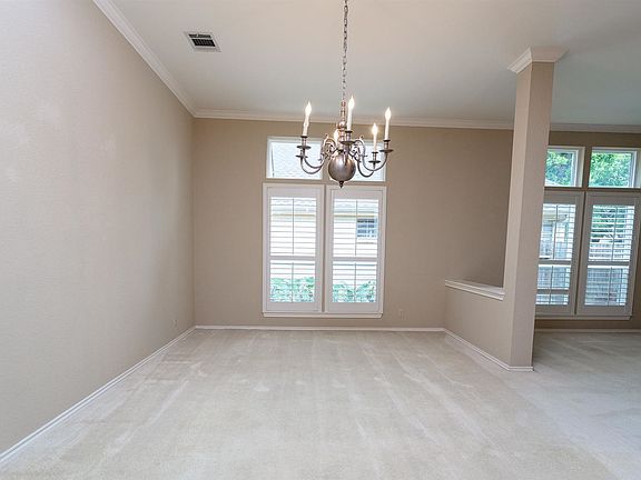 5th image of 2910 Martin Dr