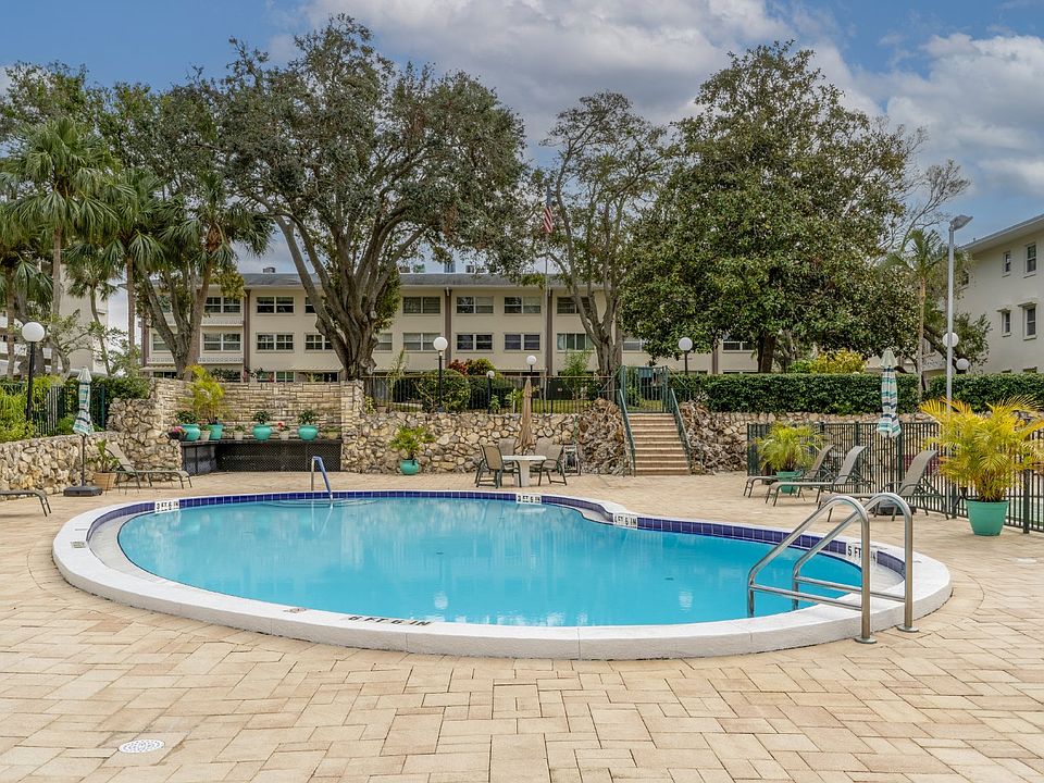 1st image of 1235 S Highland Ave #202