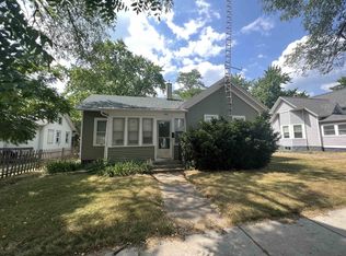 305 E Franklin St, Portage, WI 53901