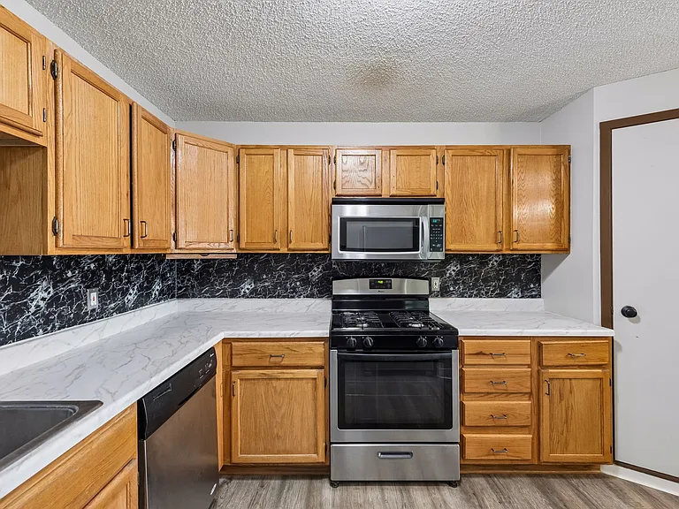 7410 72nd Ln N #7410 — Photo 13