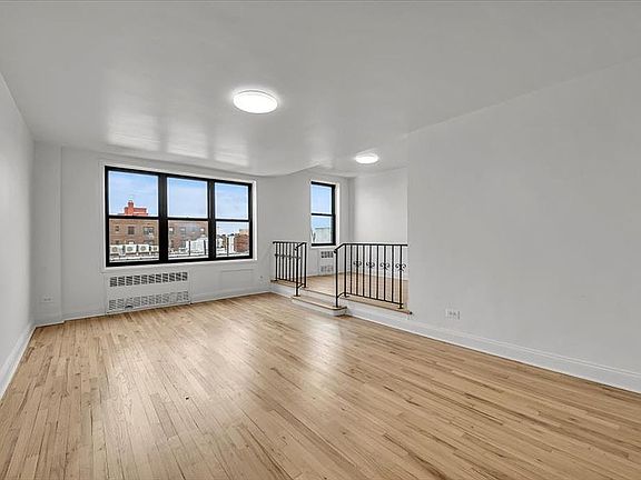 4th image of 425 E 26th St APT 6N