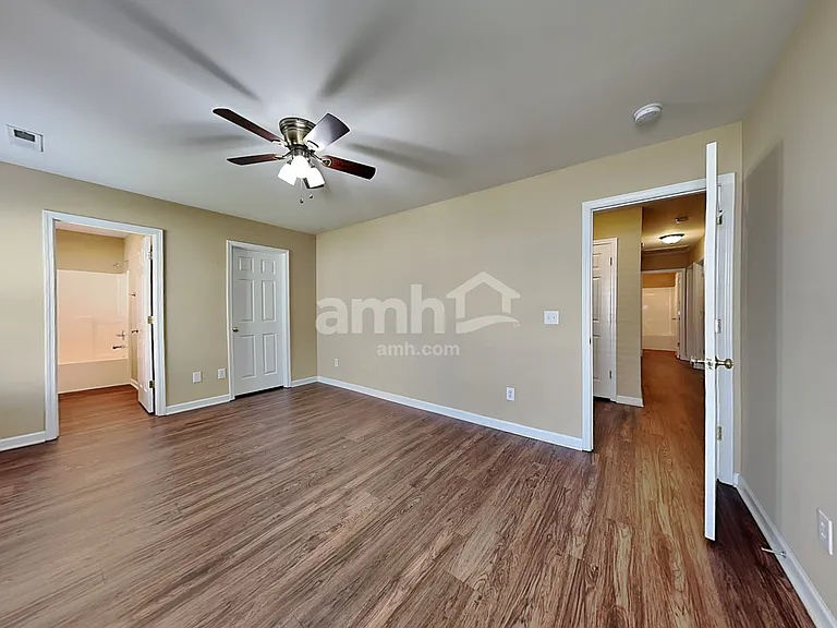1867 Longmont Dr — Photo 8