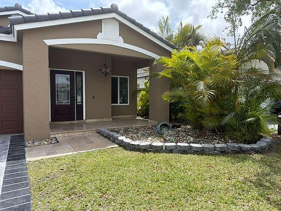 5th image of 4572 SW 14th Street