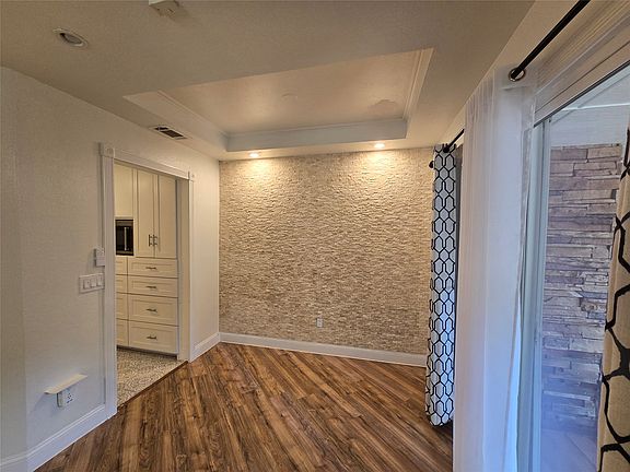 5th image of 8502 Hawthorne St