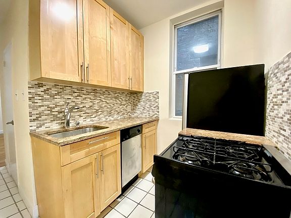 5th image of 448 W 55th St APT 4A
