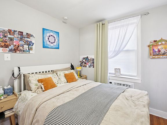 4th image of 3416 Spring Garden St #4