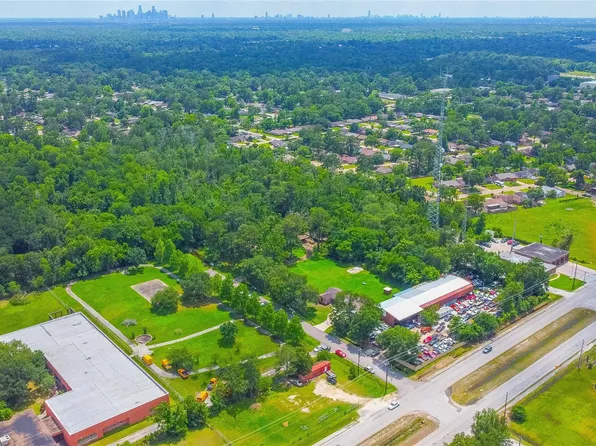 5905 Langley Rd, Houston, TX 77016