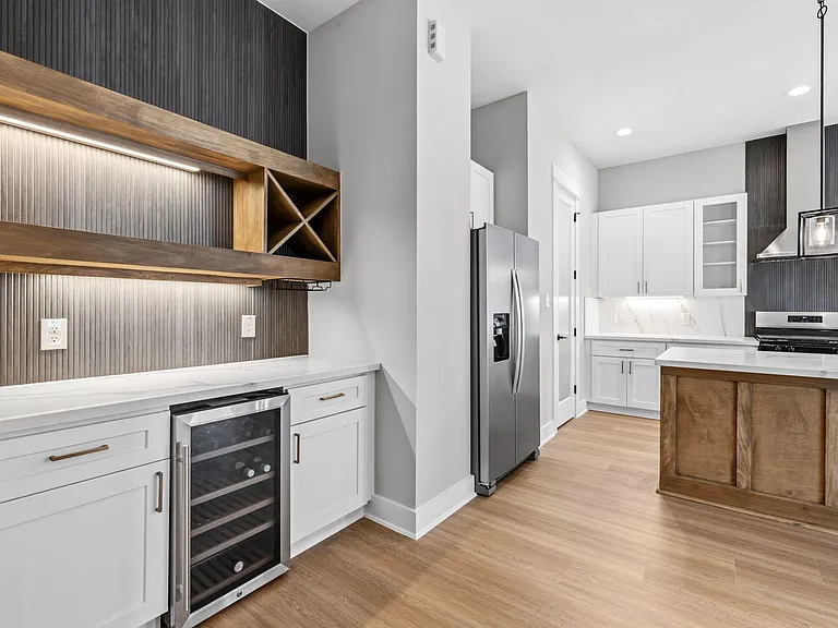 719 Thornton Rd #D — Photo 5