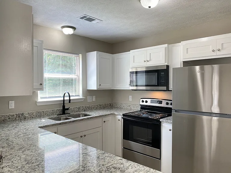 312 Bellewood Ln #B — Photo 8