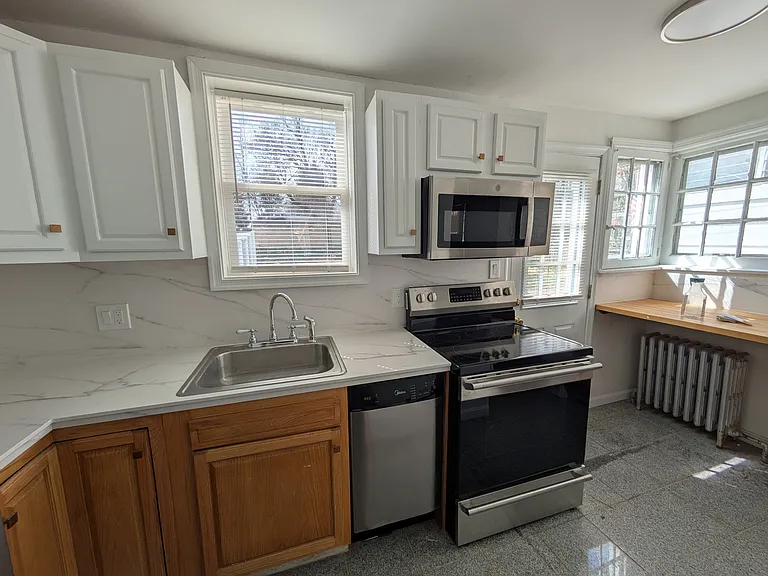 6162 Lawnton St — Photo 2