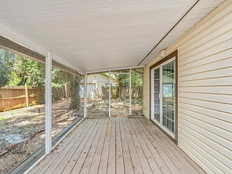 110 Green Dr — Photo 10