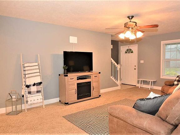 3rd image of 11342 Kestrel Ct