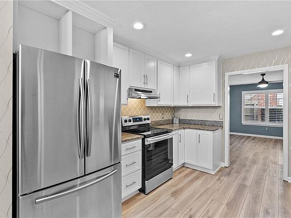 5th image of 4880 Cypress Point Circle #102