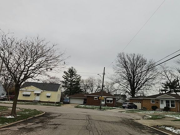 4th image of 15212 Louis Ave