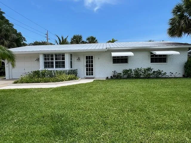3 Ridgewood Cir