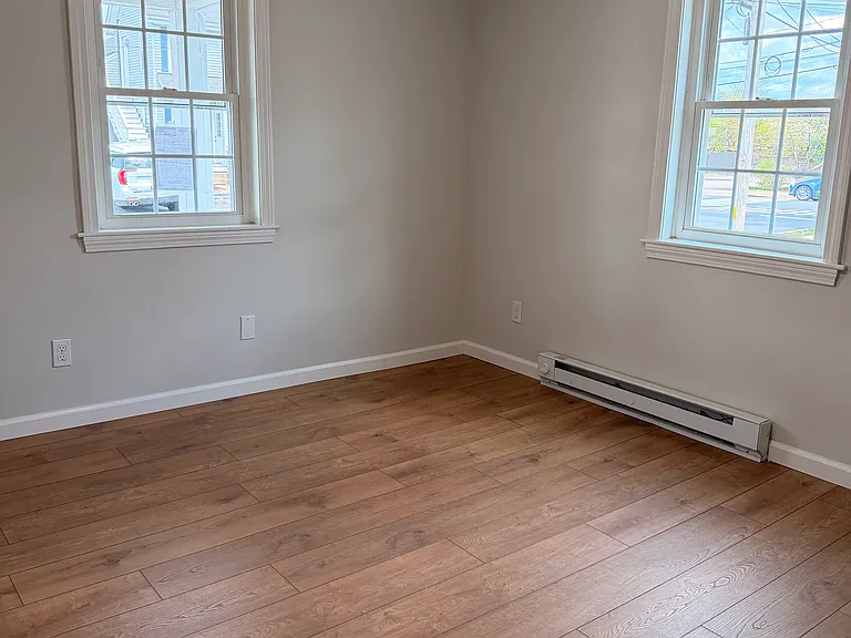 47 Vernon St E #1 — Photo 7