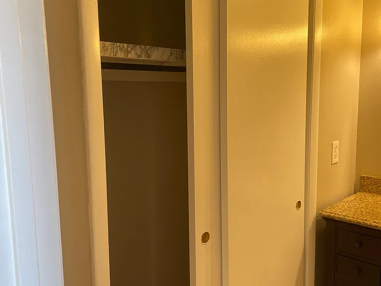 408 Marshall Ct NW #2 — Photo 31