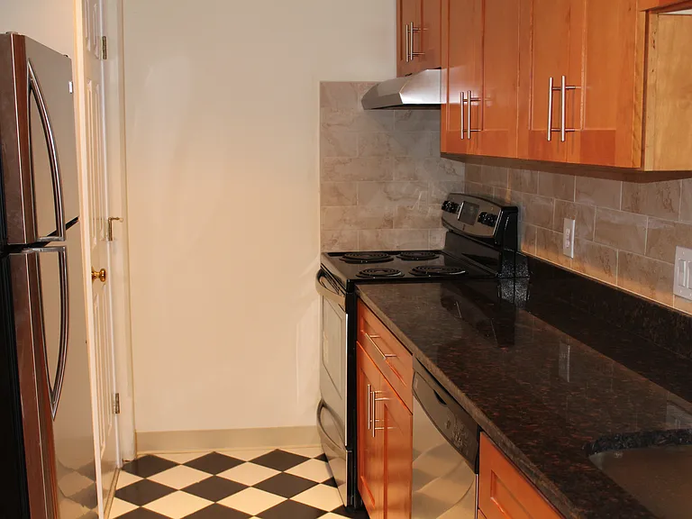 21 Linden St #213 — Photo 2