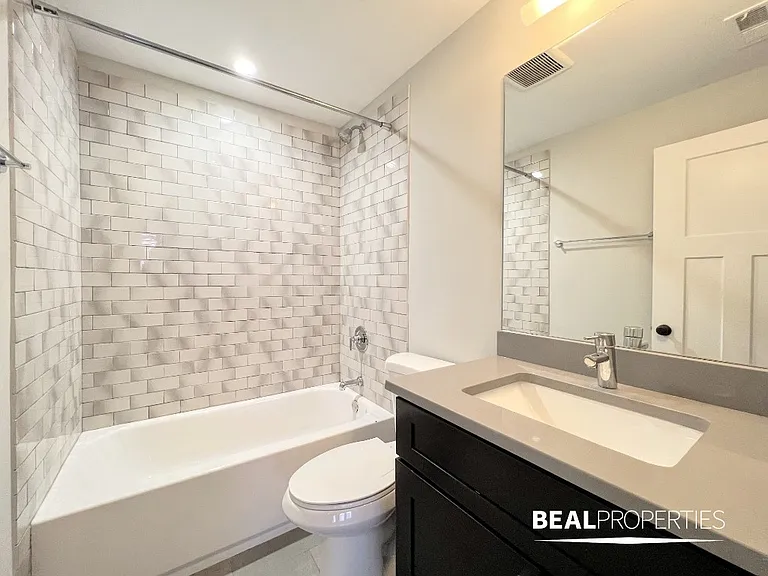 2209 W Eastwood Ave #1N — Photo 10
