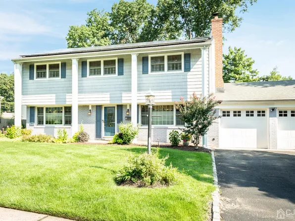 19 Gales Rd, Edison, NJ 08837