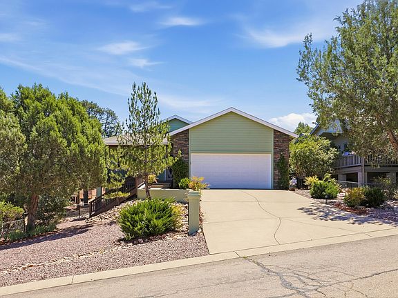 2nd image of 1105 S Sycamore Cir