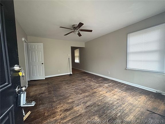 3rd image of 722 Commerce St
