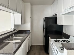 21821-21825 Saticoy, Canoga Park, CA 91304