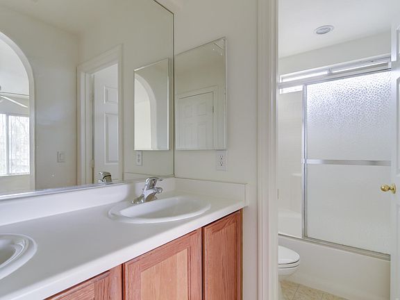 3rd image of 5221 Concbos Heights St