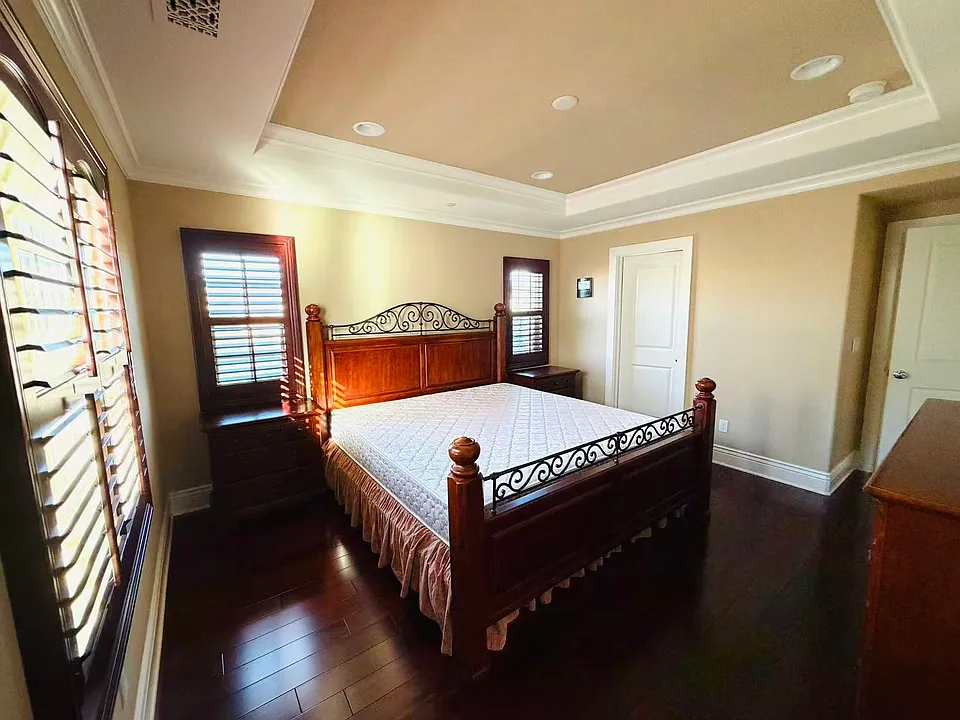 907 Smith Ln