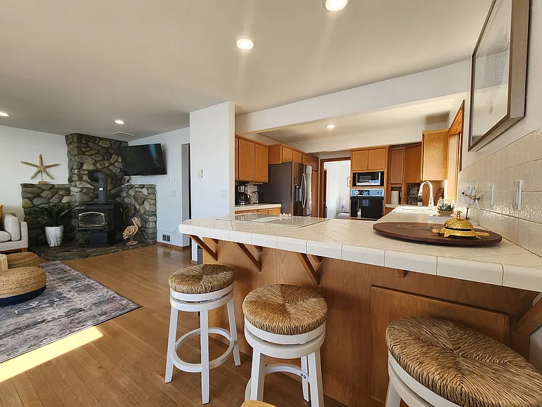 19118 Soundview Dr NW — Photo 40