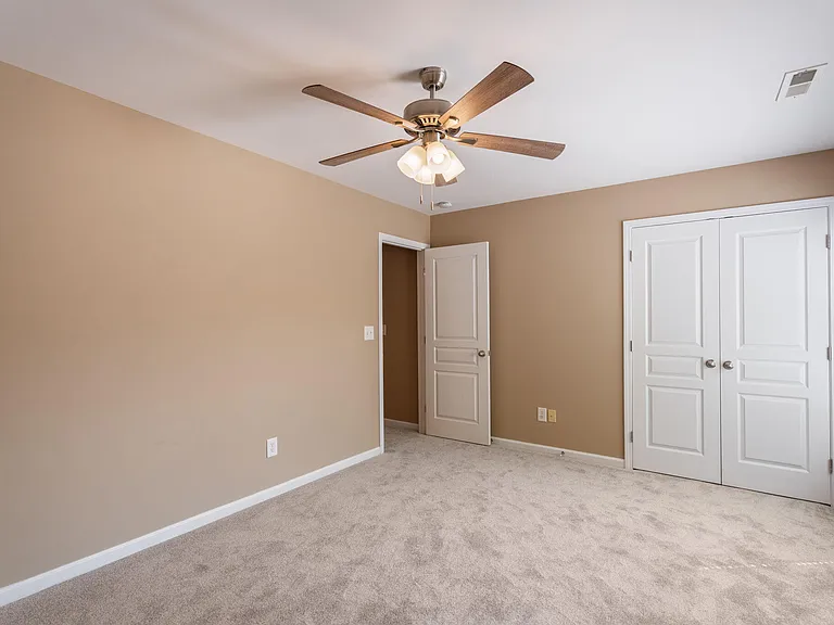 3001 Prospect Pkwy — Photo 20