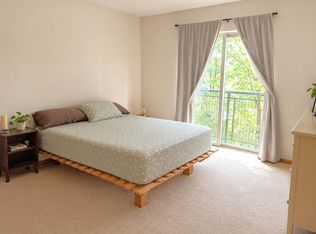 412 11th Ave APT 406, Seattle, WA 98122