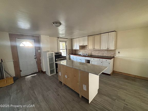 5th image of 332 Stanton St