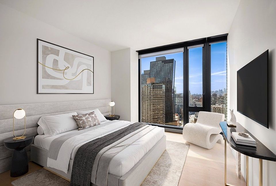 1st image of 685 1st Ave Floor 3