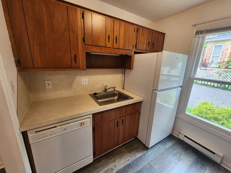 446 E Patrick St #F — Photo 8