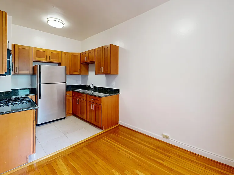 1735 Van Ness Avenue — Photo 22