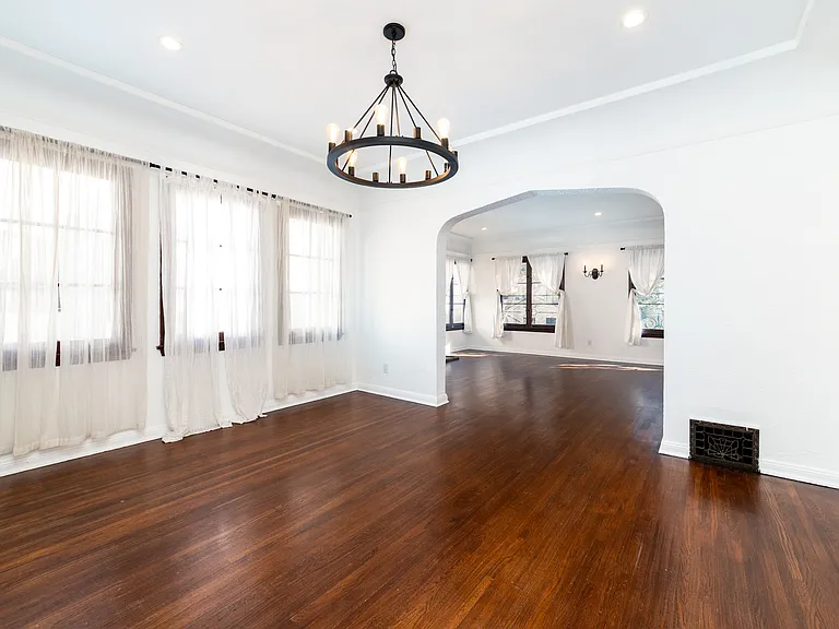 115 N Sycamore Ave — Photo 8