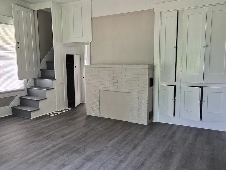 1353 Bakers Ridge Rd — Photo 6