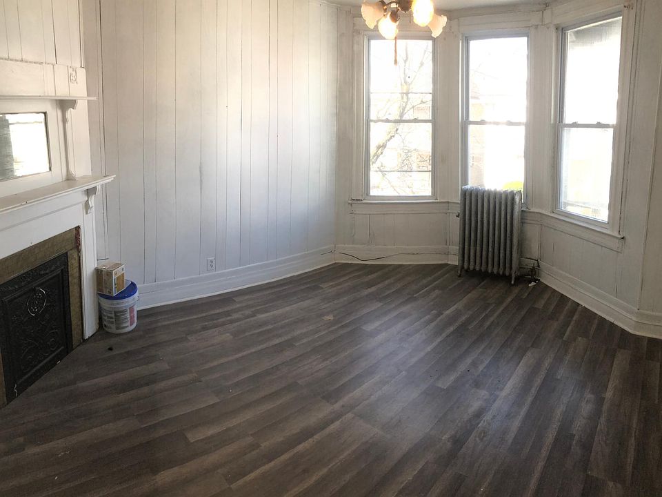 1st image of 172 S 11th St Floor 2