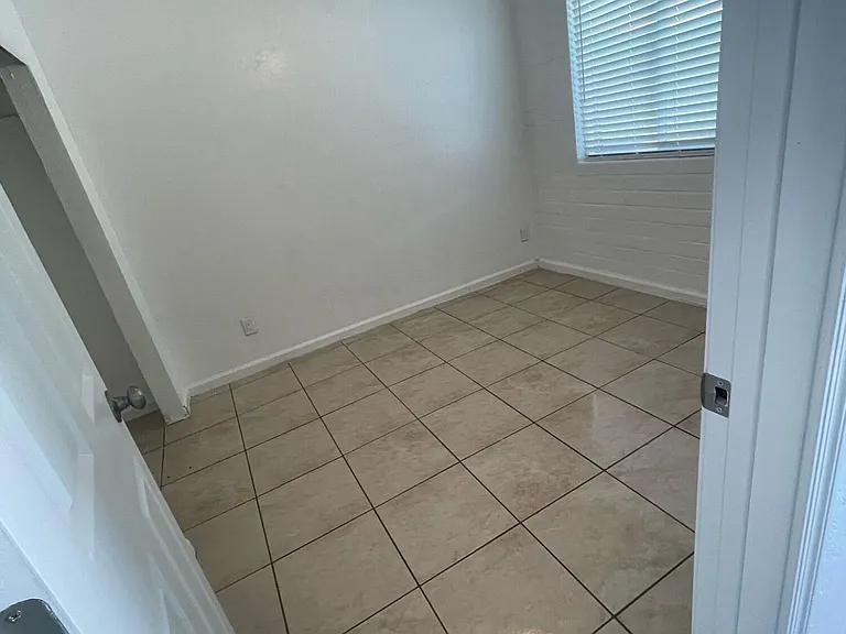3232 W Jackson St #1 — Photo 1