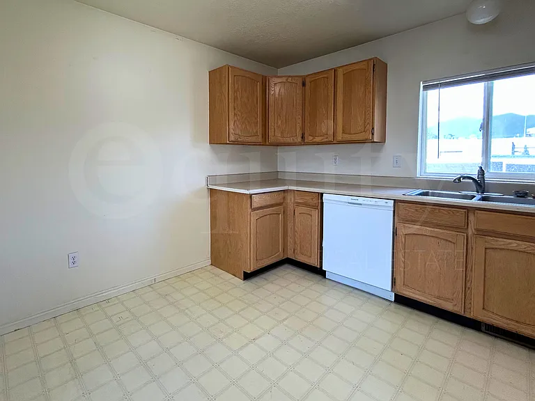 1526 N Trinnaman Ln #4-1 — Photo 6