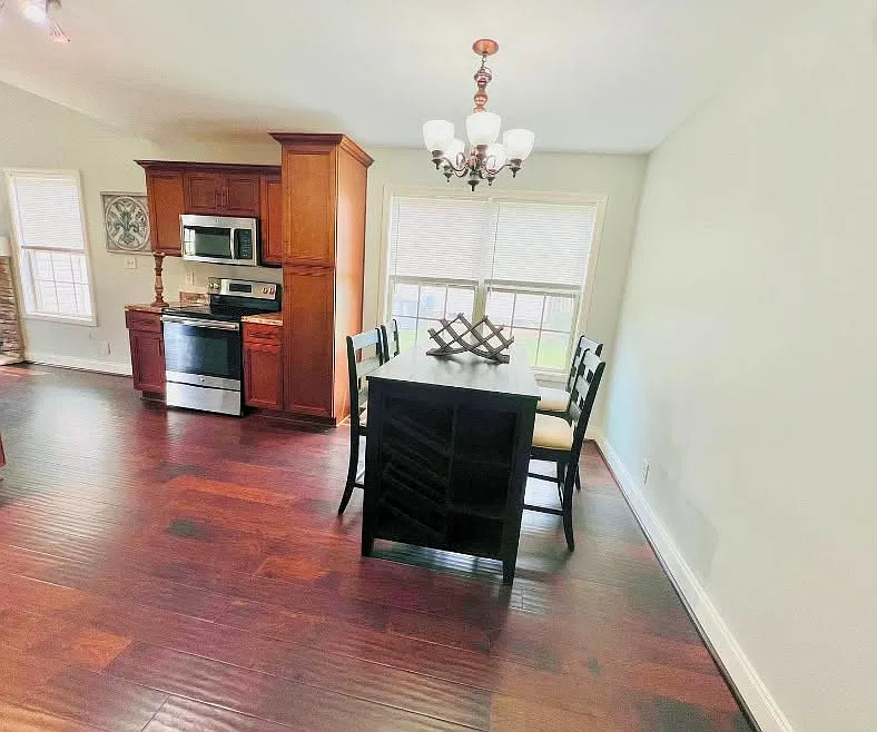 4 bed, 1629 sqft, $900 — Photo 2