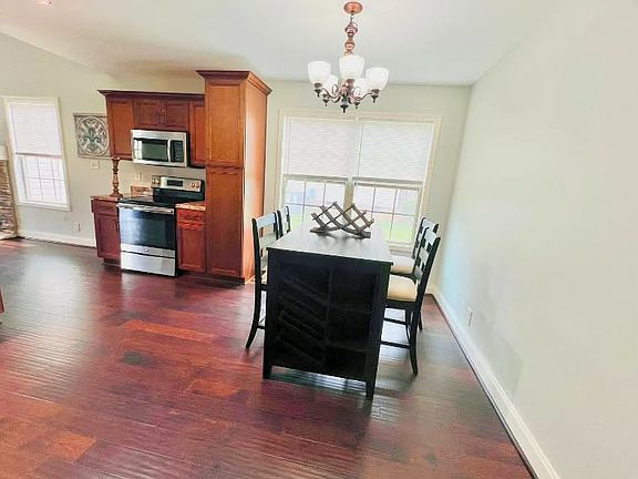 2nd image of 1009 Sunrise Dr #1009