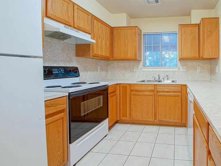 1203 Lovett St #1203 — Photo 20