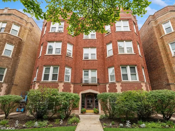 7352 Lake St APT 2E, River Forest, IL 60305