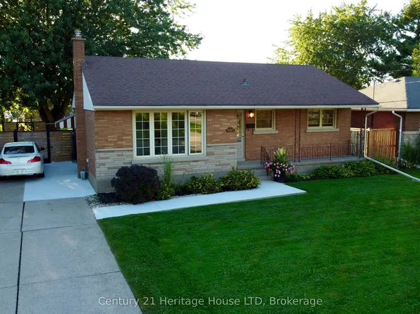 3627 Windermere Rd, Niagara Falls, ON L2J 2Y3