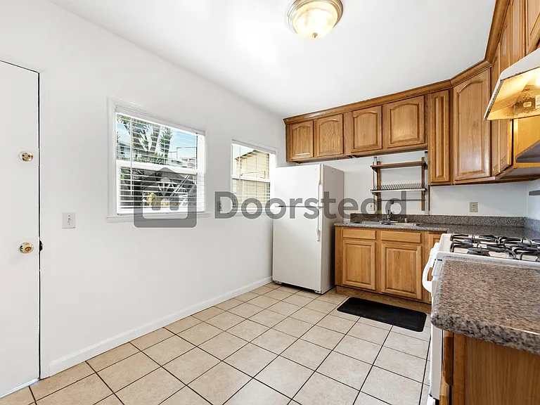 4339 Adeline St #B — Photo 19