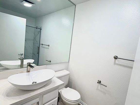 2nd image of 1347 23rd St APT 309