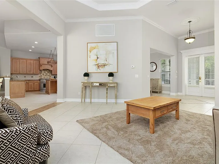 216 Eastpark Dr — Photo 31