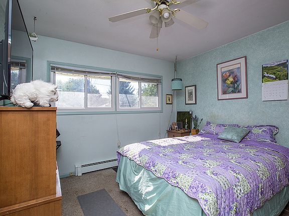 5th image of 126 Riverview Ave